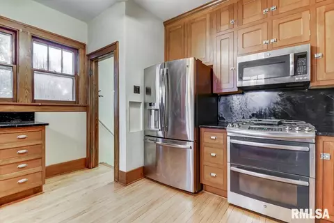 1709 S Douglas Ave, Springfield, IL 62704 photo 6