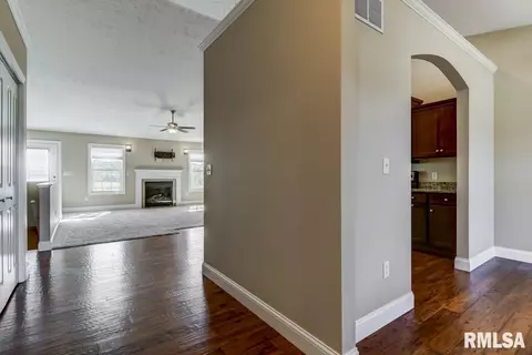 400 Oxley Dr, Springfield, IL 62711 photo 3