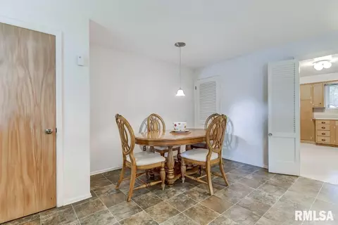 13 Marian Ln, Springfield, IL 62704 photo 6