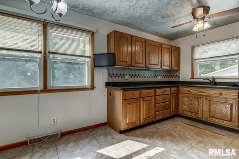 3241 Warner Dr, Springfield, IL 62703 photo 5