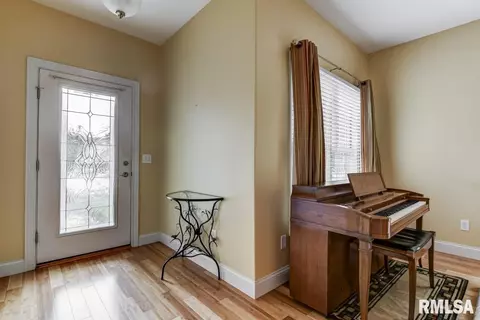 2604 Montega Dr, Springfield, IL 62704 photo 2