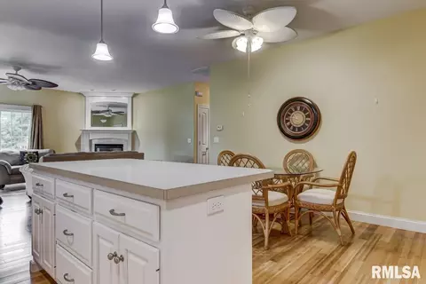 2604 Montega Dr, Springfield, IL 62704 photo 7