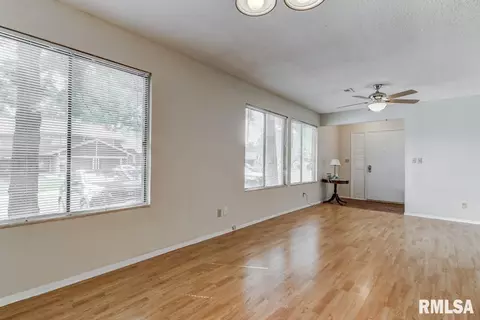 2 Whisperglen Ln, Springfield, IL 62704 photo 7