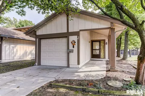 2 Whisperglen Ln, Springfield, IL 62704 photo 1