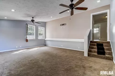 1048 Tansey Ave, Springfield, IL 62707 photo 8