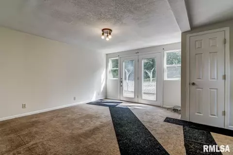 1048 Tansey Ave, Springfield, IL 62707 photo 15