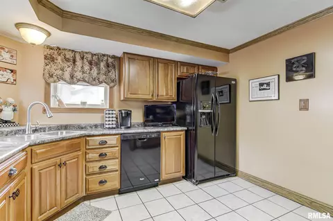 3145 Rita Ave, Springfield, IL 62703 photo 9