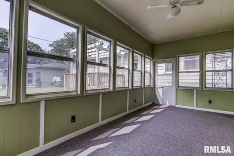 306 E Locust St, Chatham, IL 62629 photo 24