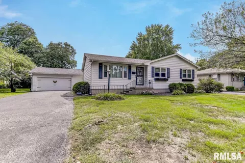 306 E Locust St, Chatham, IL 62629 photo 33