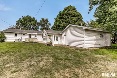 306 E Locust St, Chatham, IL 62629 photo 28
