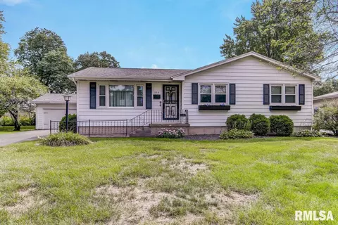306 E Locust St, Chatham, IL 62629 photo 34
