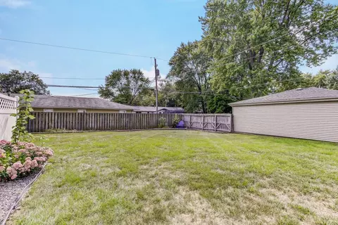 306 E Locust St, Chatham, IL 62629 photo 29