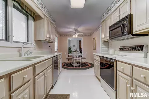 1636 Denison Dr, Springfield, IL 62704 photo 8