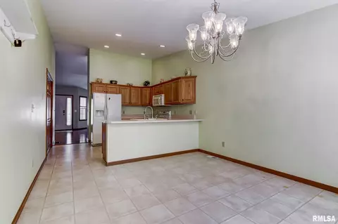 3209 Sequoia Dr, Springfield, IL 62712 photo 6
