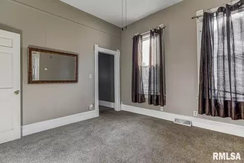 1311 S Pasfield St, Springfield, IL 62702 photo 8