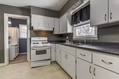 1311 S Pasfield St, Springfield, IL 62702 photo 9