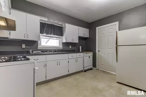 1311 S Pasfield St, Springfield, IL 62702 photo 10