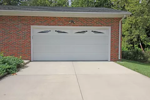 109 Greencastle Cir, Springfield, IL 62707 photo 2