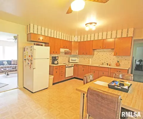 109 Greencastle Cir, Springfield, IL 62707 photo 9