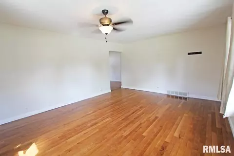 2021 N 23rd St, Springfield, IL 62702 photo 2