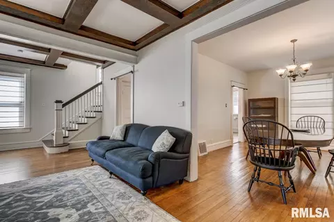 821 S State St, Springfield, IL 62704 photo 5