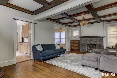821 S State St, Springfield, IL 62704 photo 2