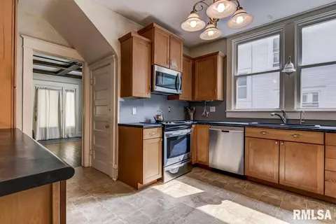 821 S State St, Springfield, IL 62704 photo 7