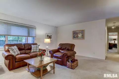 79 Oakmont Dr, Springfield, IL 62704 photo 5