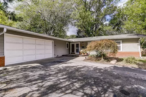 79 Oakmont Dr, Springfield, IL 62704 photo 1