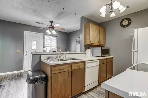128 Augustus Ln, Springfield, IL 62703 photo 5