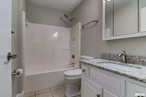2300 Dubsdread Dr, Springfield, IL 62711 photo 25