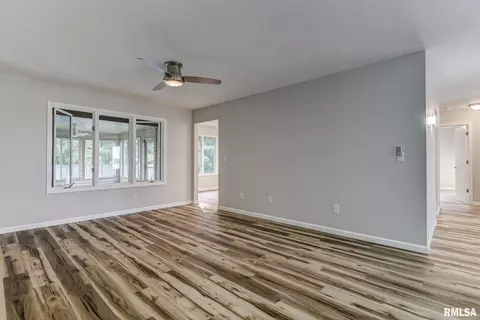 2300 Dubsdread Dr, Springfield, IL 62711 photo 4