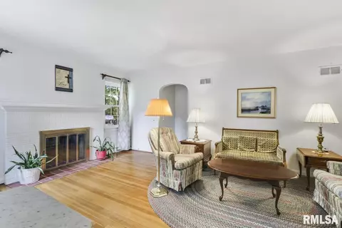 2404 S State St, Springfield, IL 62704 photo 5