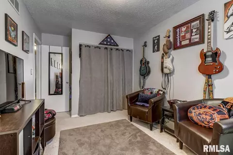 130 Glasgow Dr, Springfield, IL 62702 photo 12