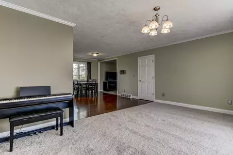 79 Roundtable Rd, Springfield, IL 62704 photo 3