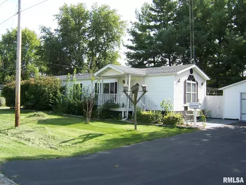 209 4th St, Manchester, IL 62663 photo 1