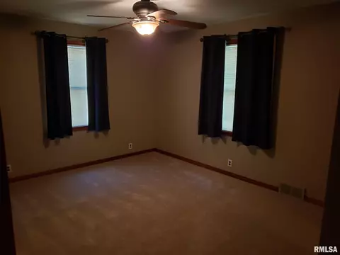 1523 W Iles Ave, Springfield, IL 62704 photo 5