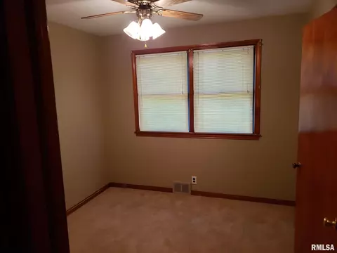 1523 W Iles Ave, Springfield, IL 62704 photo 6