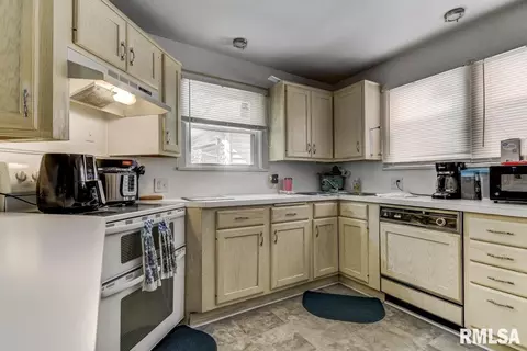1007 S College St, Springfield, IL 62704 photo 27