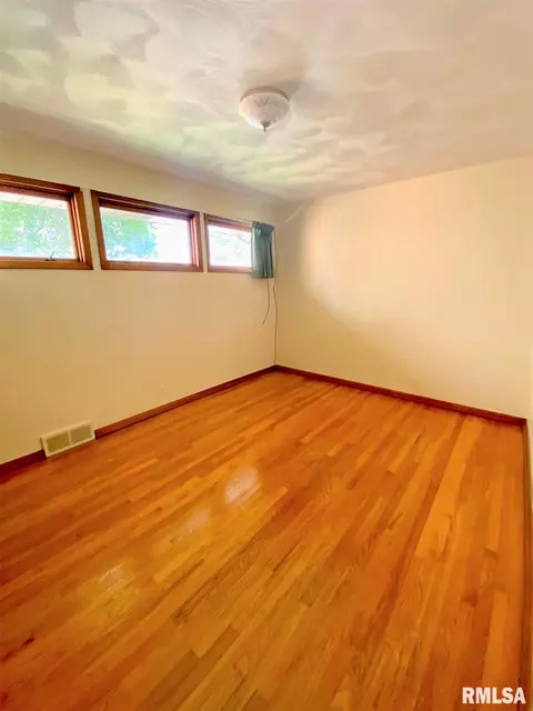 1900 Marland St, Springfield, IL 62702 photo 14