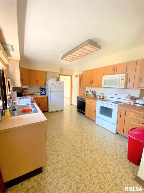 1900 Marland St, Springfield, IL 62702 photo 9