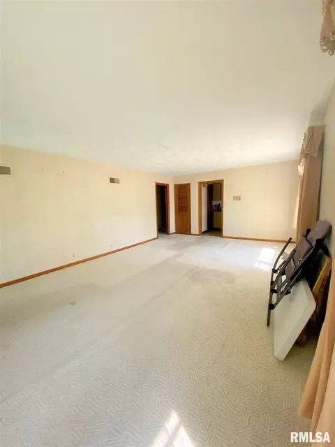 1900 Marland St, Springfield, IL 62702 photo 4
