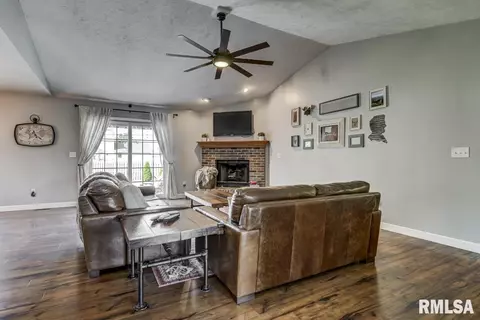 2401 Harrier Rd, Springfield, IL 62711 photo 9