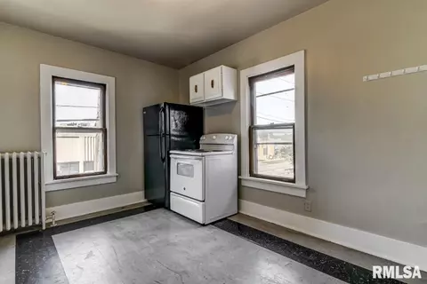 800 S College St, Springfield, IL 62704 photo 6