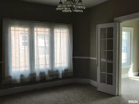 2036 S 5th St, Springfield, IL 62703 photo 8