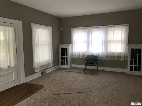 2036 S 5th St, Springfield, IL 62703 photo 5