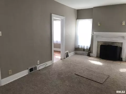 2036 S 5th St, Springfield, IL 62703 photo 4