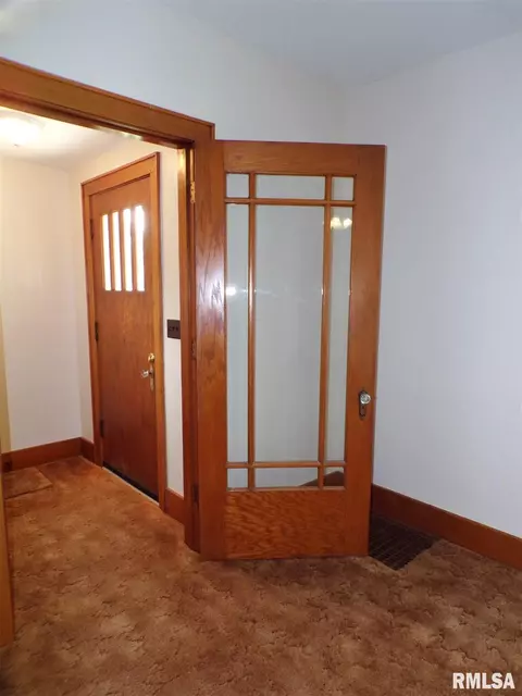 107 S Pilot St, Oneida, IL 61467 photo 9