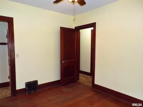 107 S Pilot St, Oneida, IL 61467 photo 21