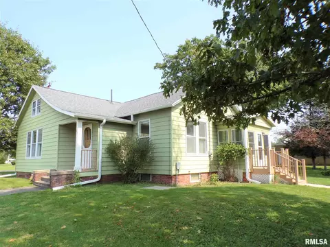 107 S Pilot St, Oneida, IL 61467 photo 3